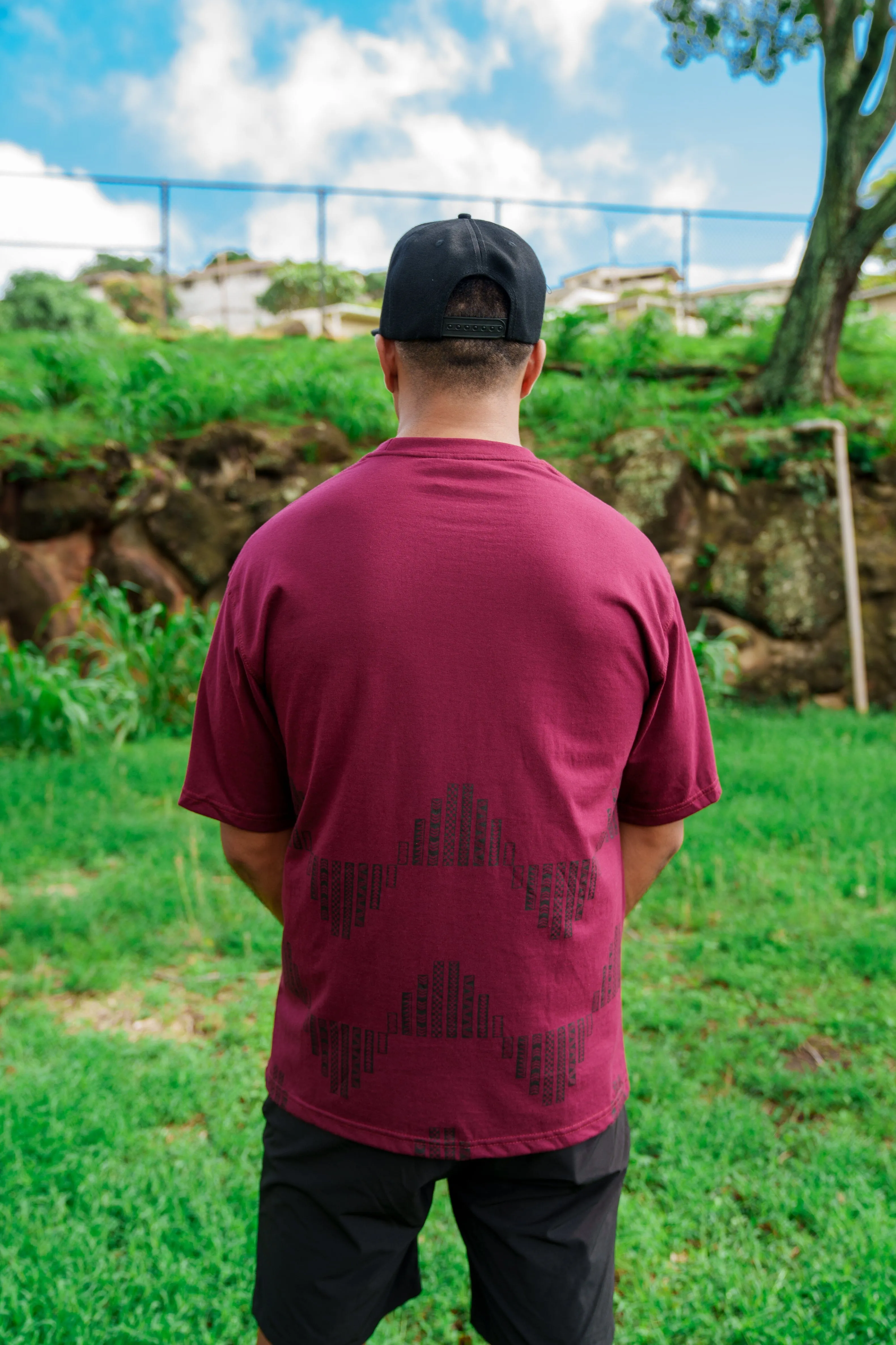 ALOHA BLACK & MAROON KĀPALA T-SHIRT