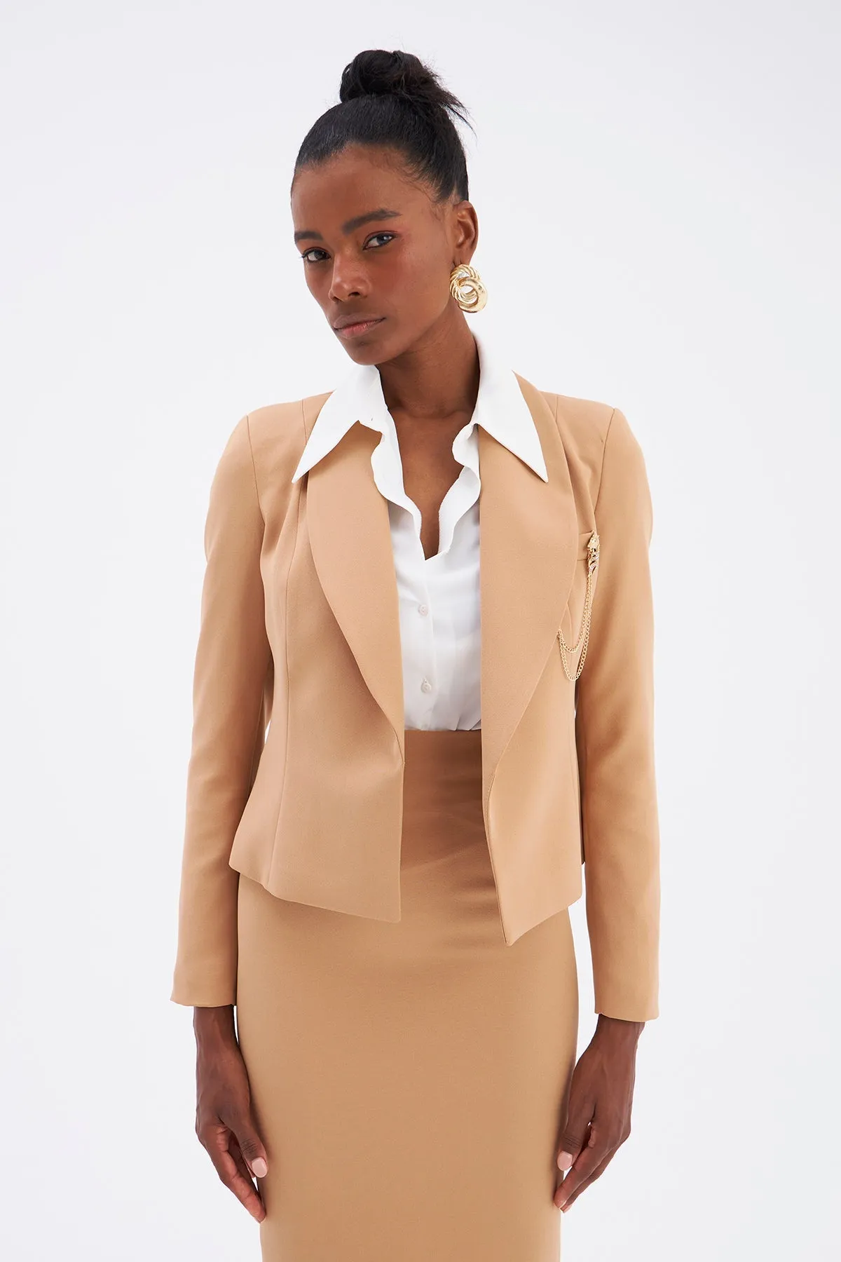 Brooch Detailed Short Jacket without button - CAMEL