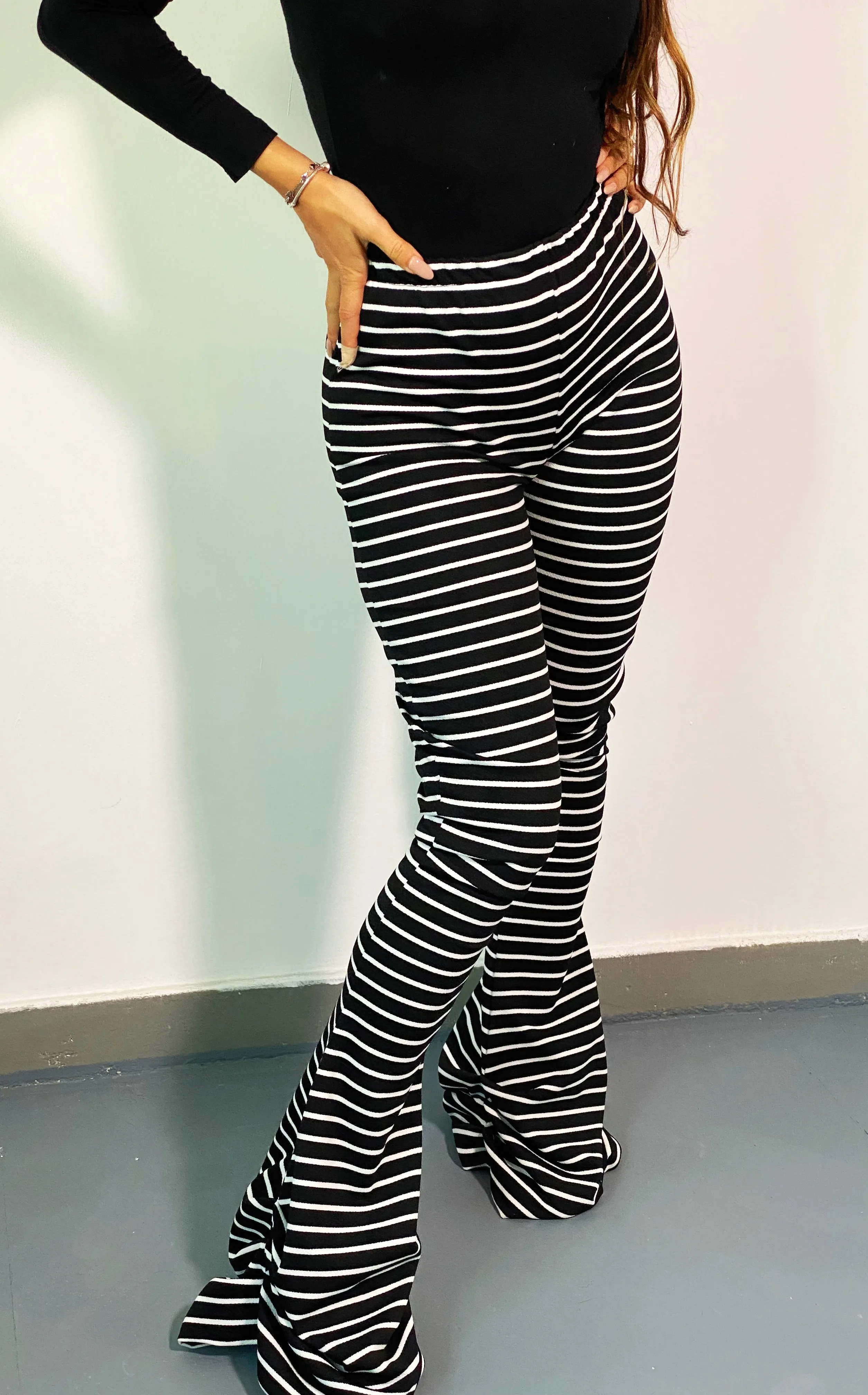 Pantaloni 'Zebra' - Pantaloni dama evazati